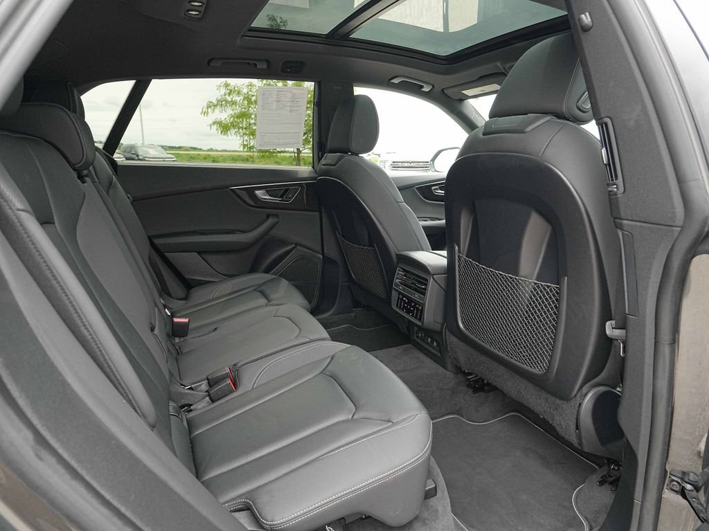 Used 2019 Audi Q8 Prestige AWD/4WD image 25