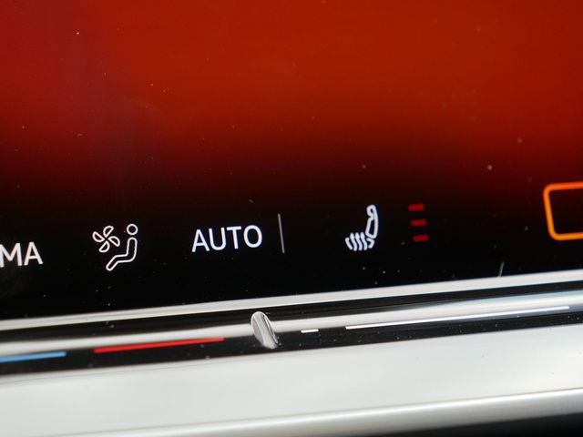 Certified 2025 Volkswagen Tiguan SE AWD/4WD image 32