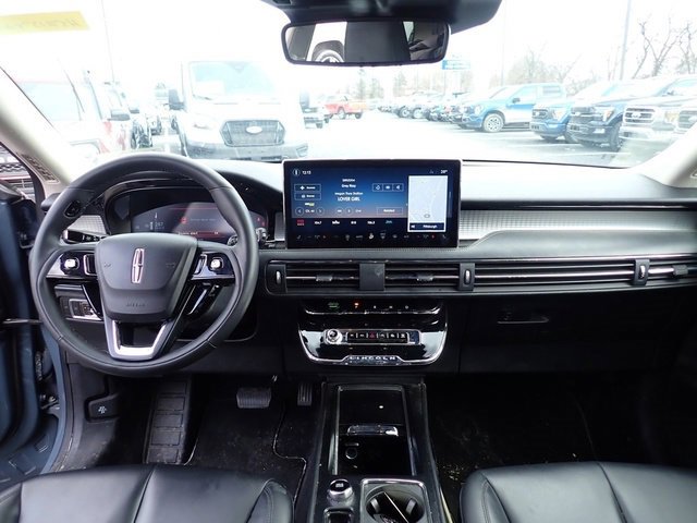 Used 2023 Lincoln Corsair AWD image 12