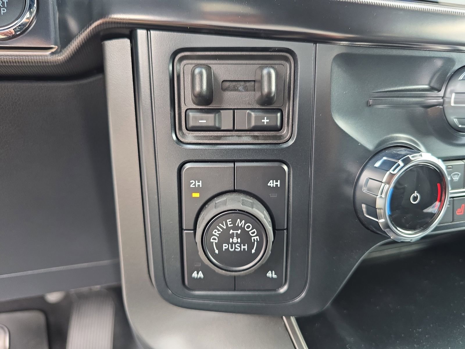 New 2025 Ford F150 Lariat w/ Equipment Group 502A High image 20