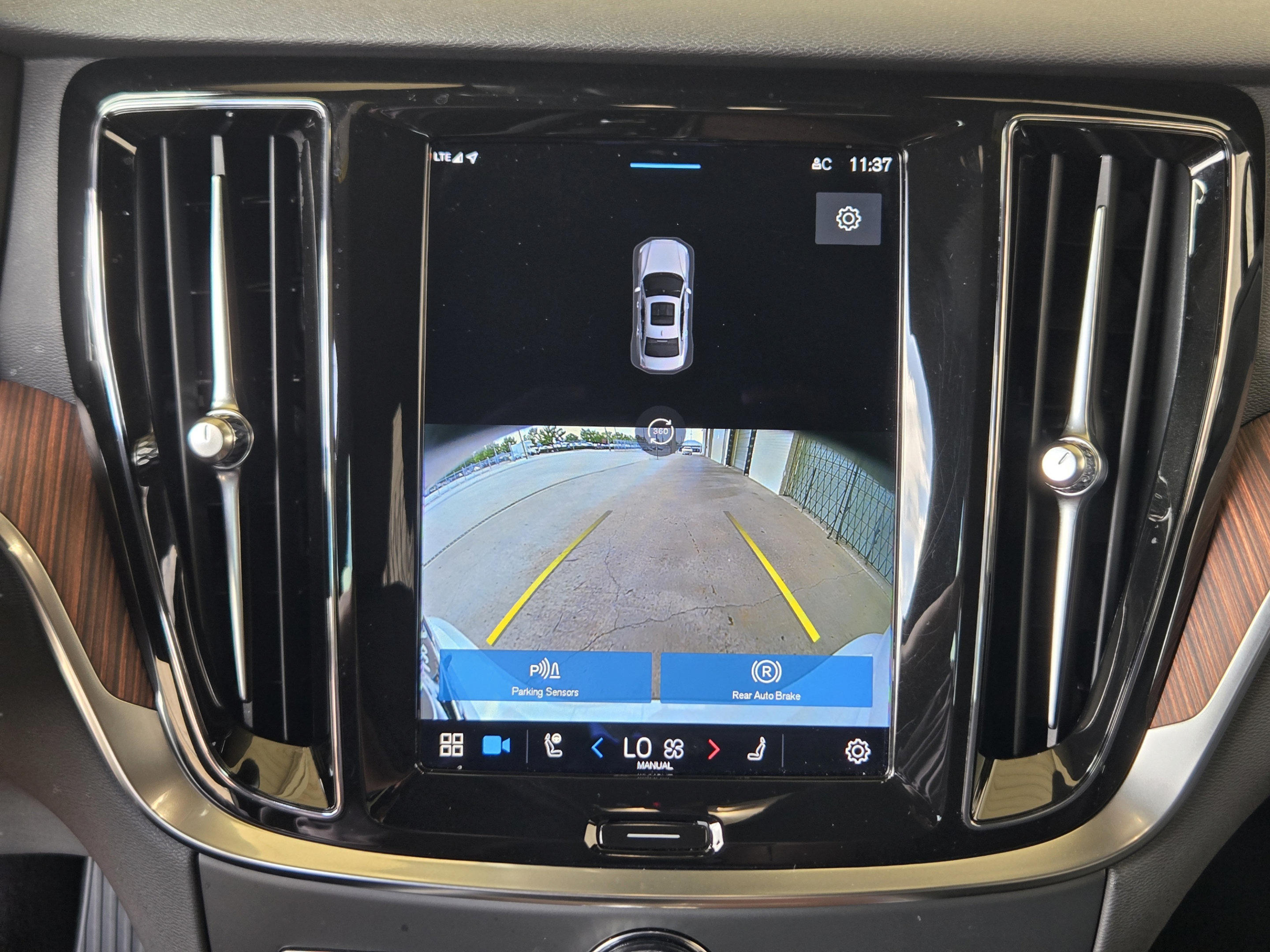 Certified 2023 Volvo S60 B5 Plus w/ Climate Package AWD/4WD image 16