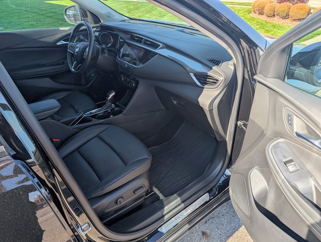 Used 2023 Buick Encore GX Essence w/ Experience Buick Package image 4