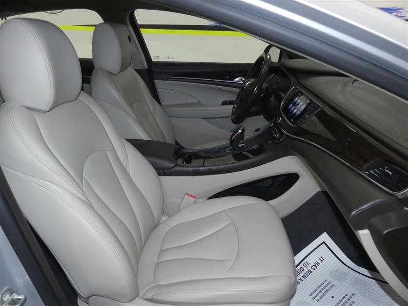 Used 2017 Buick LaCrosse Preferred image 7