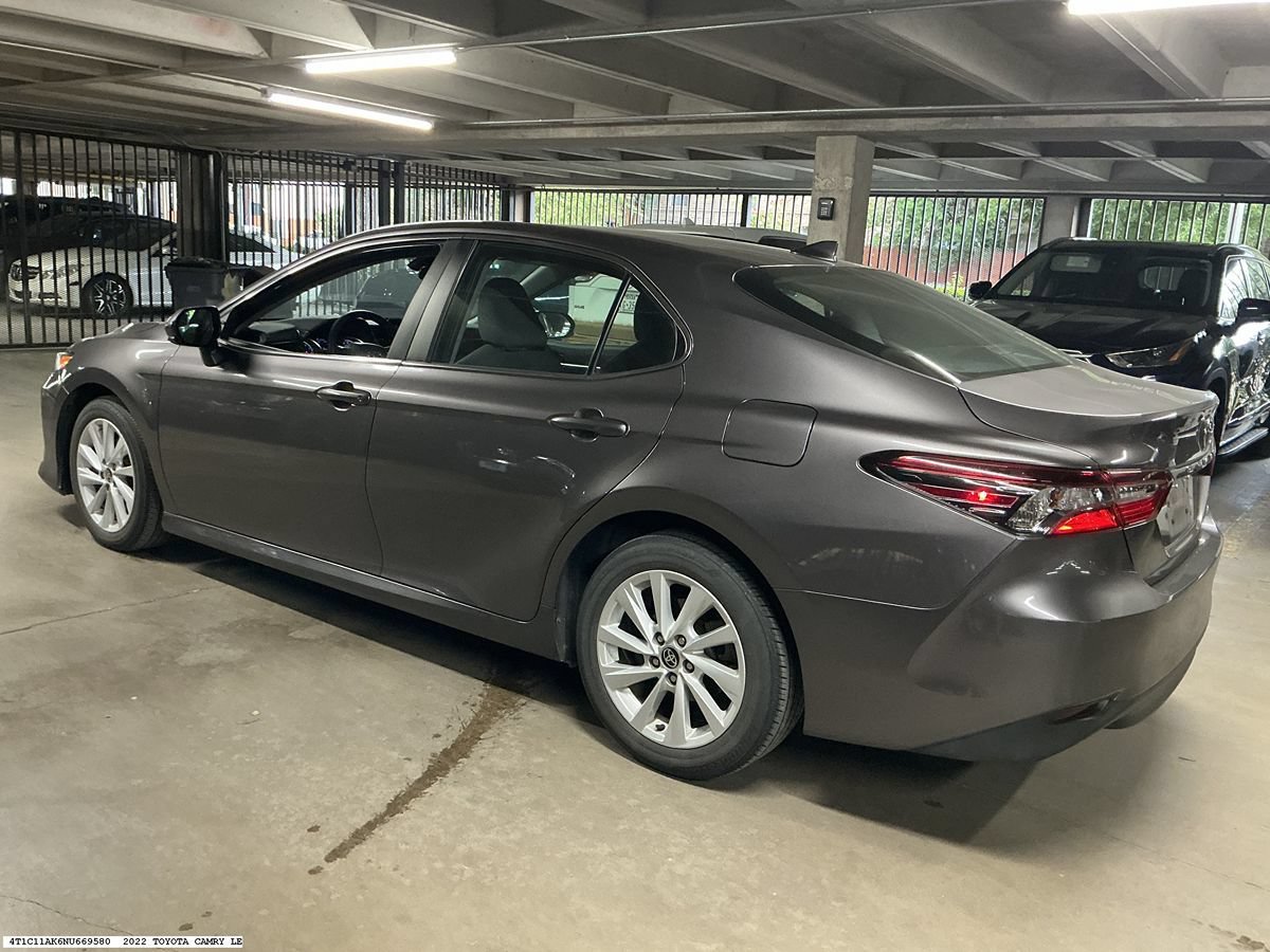 Used 2022 Toyota Camry LE FWD image 4