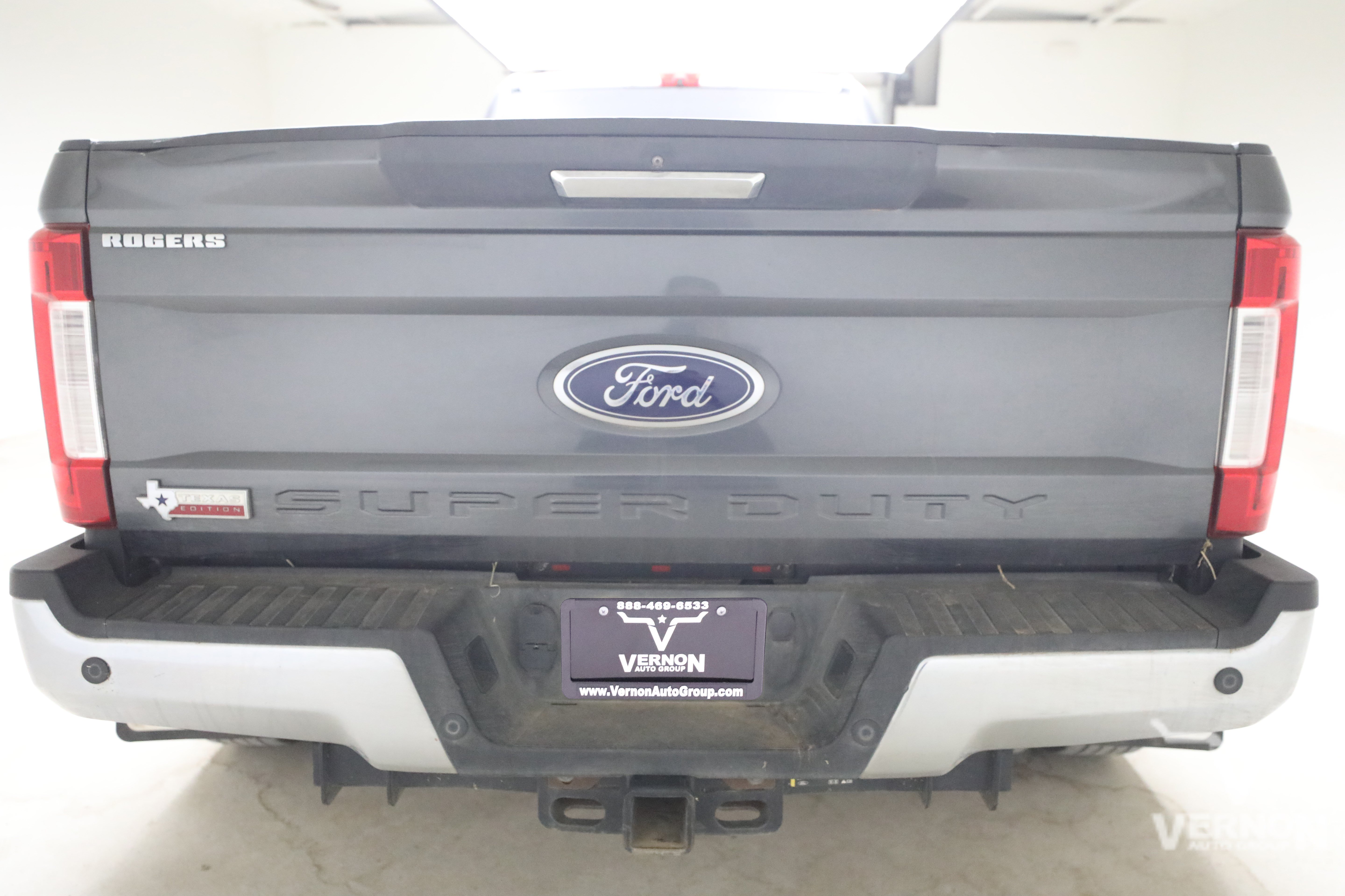 Used 2019 Ford F350 XLT w/ XLT Premium Package AWD/4WD image 3