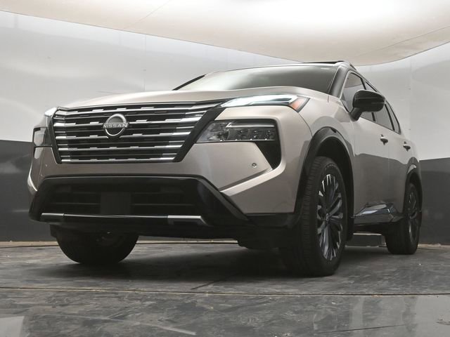 Certified 2025 Nissan Rogue Platinum image 15