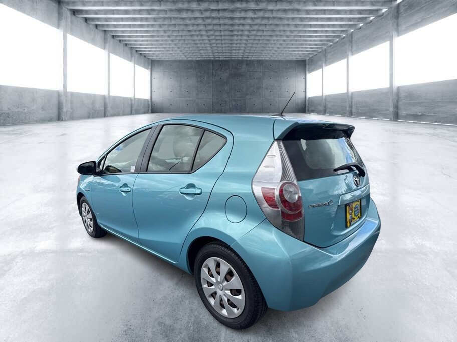 Used 2013 Toyota Prius C Three image 4