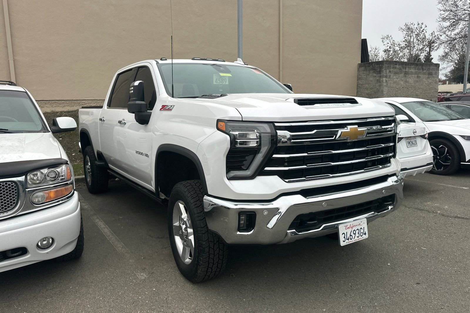 Used 2024 Chevrolet Silverado 2500 LTZ w/ LTZ Premium Package image 2
