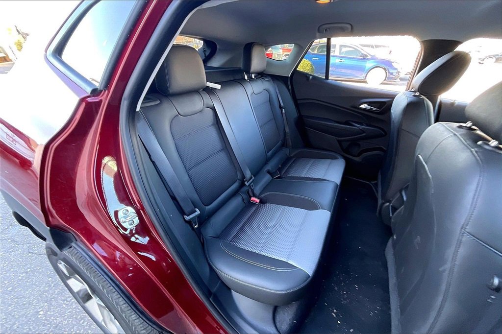 Used 2025 Chevrolet Trax LT image 25