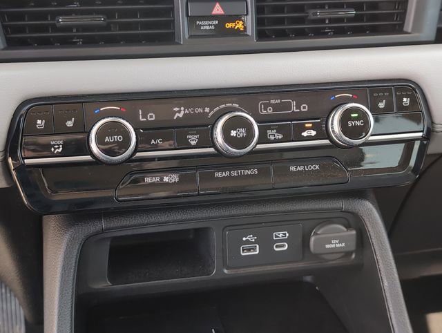 Used 2025 Honda Pilot Elite image 19