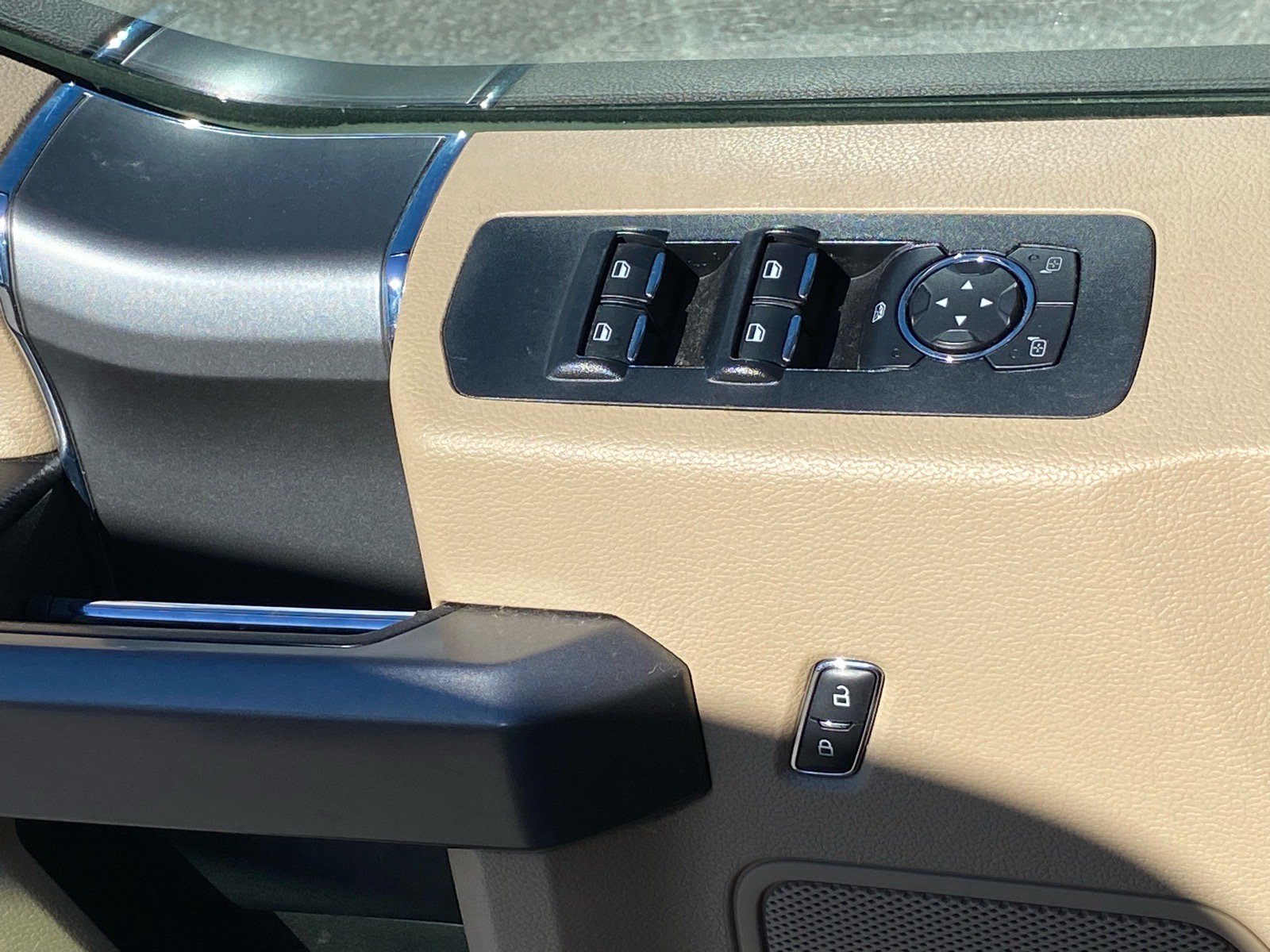 Used 2015 Ford F150 XLT w/ Equipment Group 302A Luxury RWD image 17