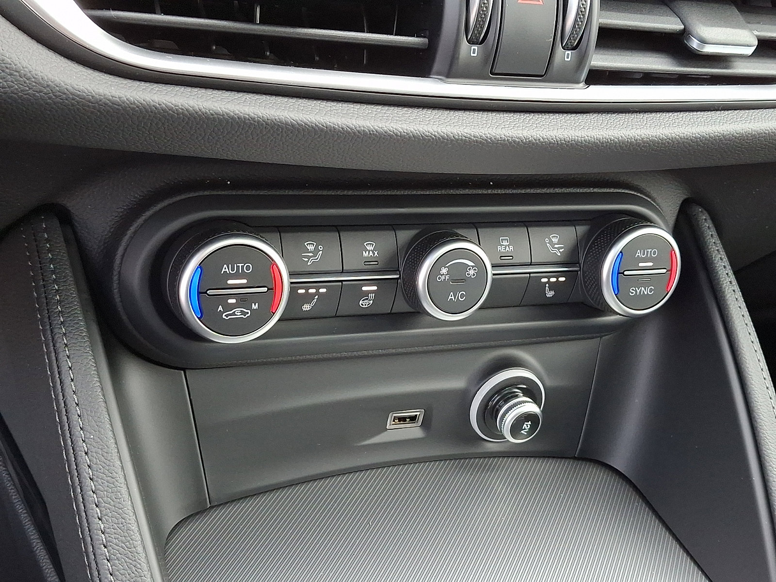 New 2026 Alfa Romeo Stelvio Sprint w/ Convenience Package image 12