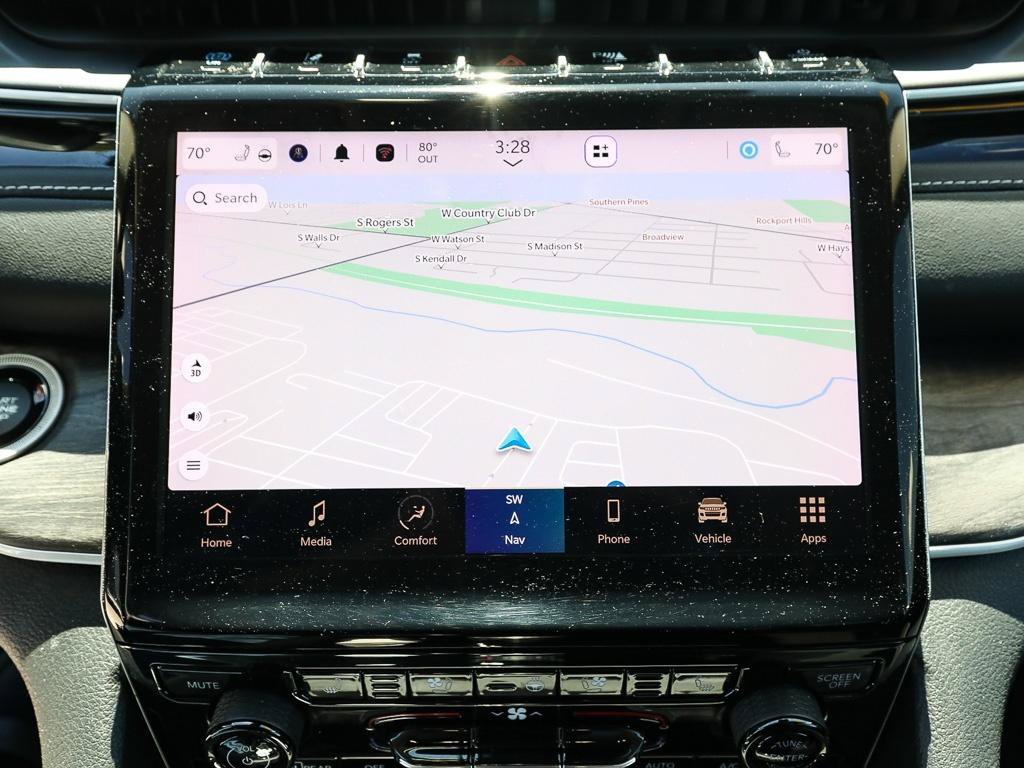 Used 2023 Jeep Grand Cherokee 4WD 4xe w/ Luxury Tech Group II image 18
