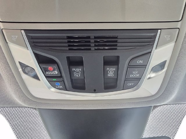 Used 2024 Acura MDX w/ Technology Package FWD image 30