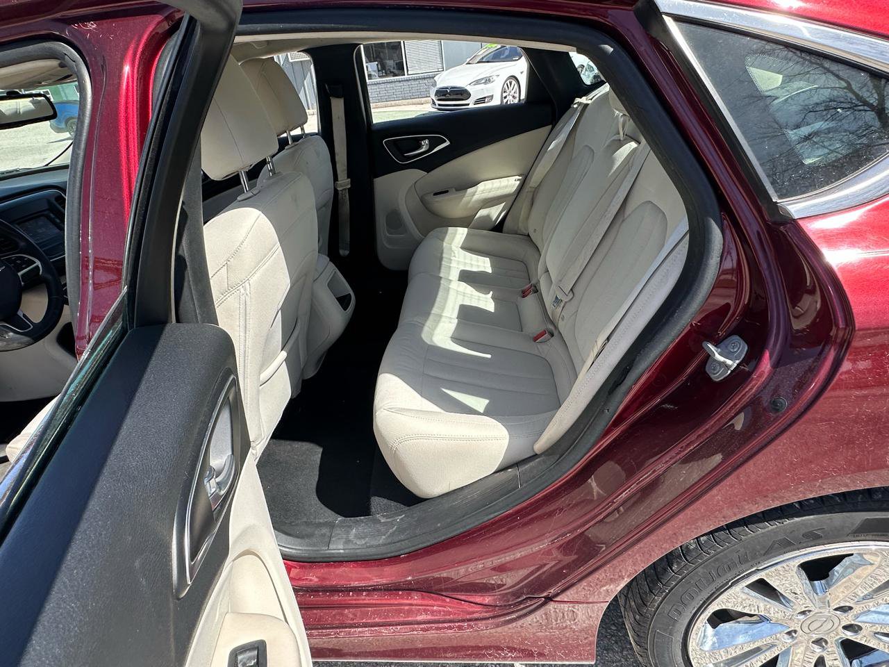 Used 2015 Chrysler 200 Limited w/ Convenience Group image 18