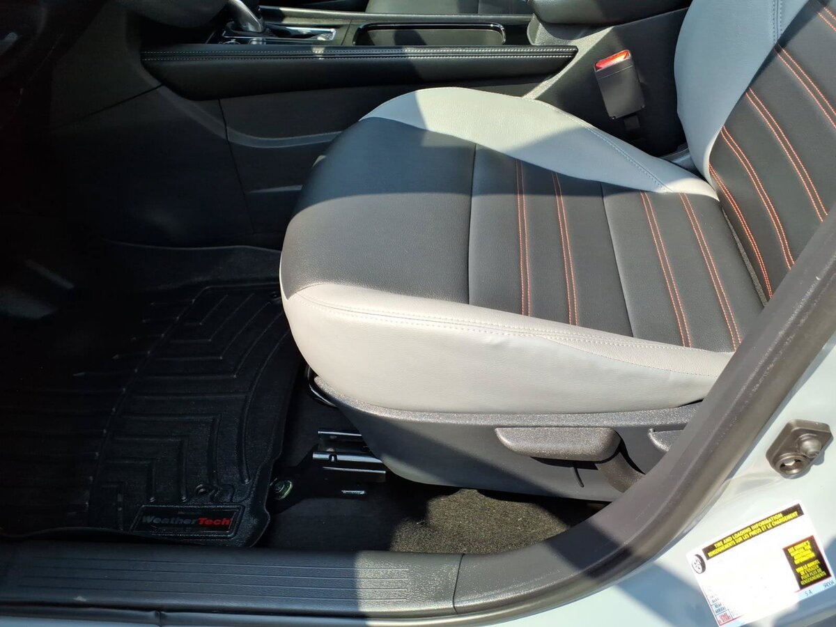 Used 2024 Nissan Kicks SR w/ SR Premium Package FWD image 19