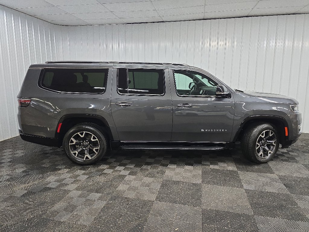 Used 2023 Jeep Wagoneer L Series III w/ Preferred Equipment Group AWD/4WD image 2