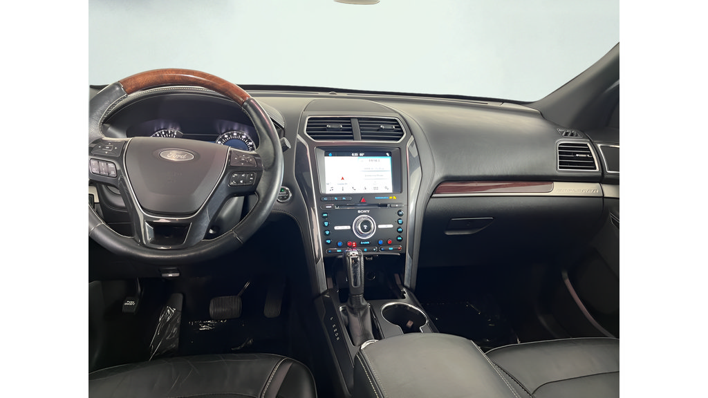 Used 2018 Ford Explorer Platinum AWD/4WD image 17