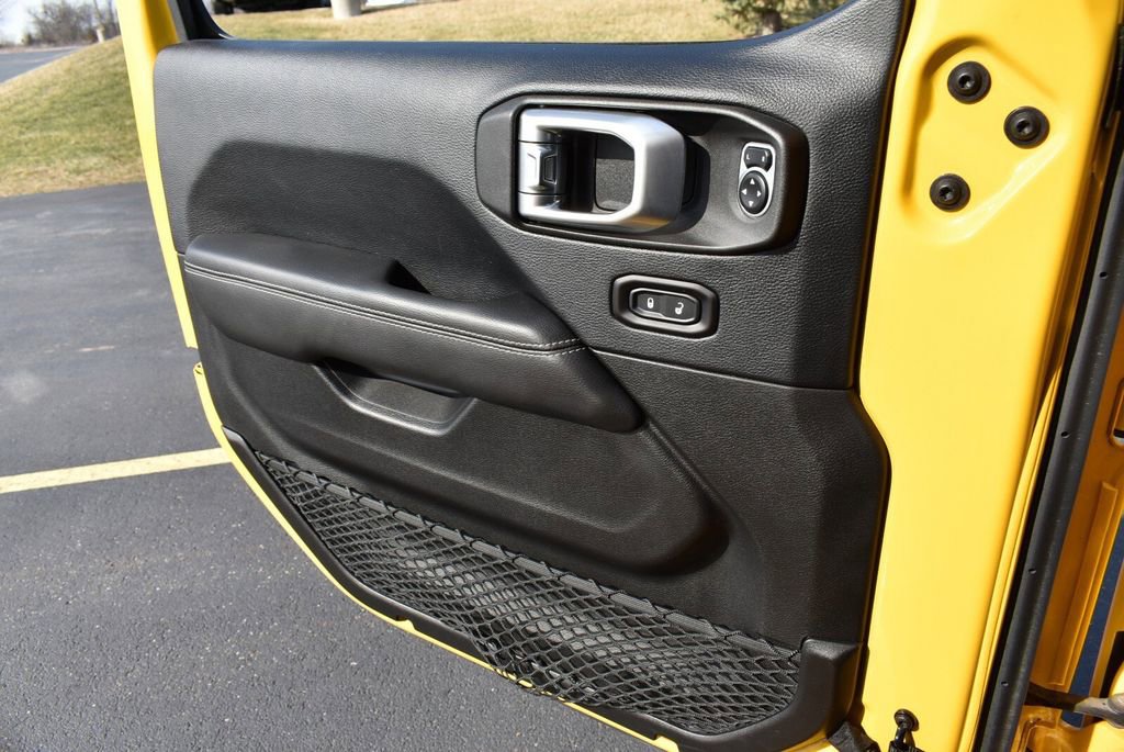 Used 2018 Jeep Wrangler Unlimited Sahara image 26