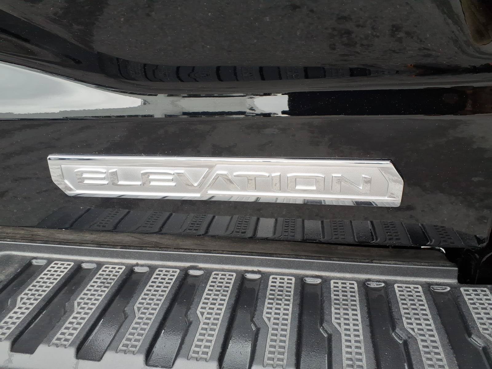 New 2026 GMC Sierra 1500 Elevation w/ LPO, Elevation Black Package AWD/4WD image 5