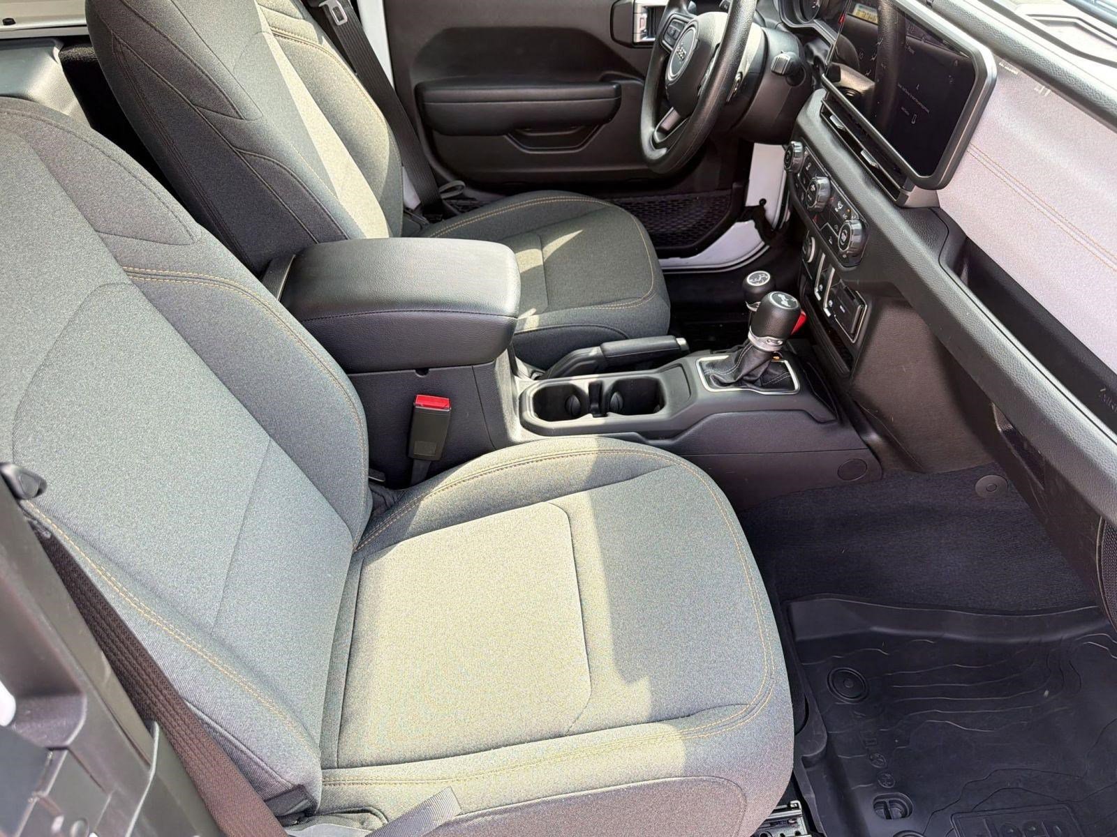 Used 2025 Jeep Wrangler Sport AWD/4WD image 25