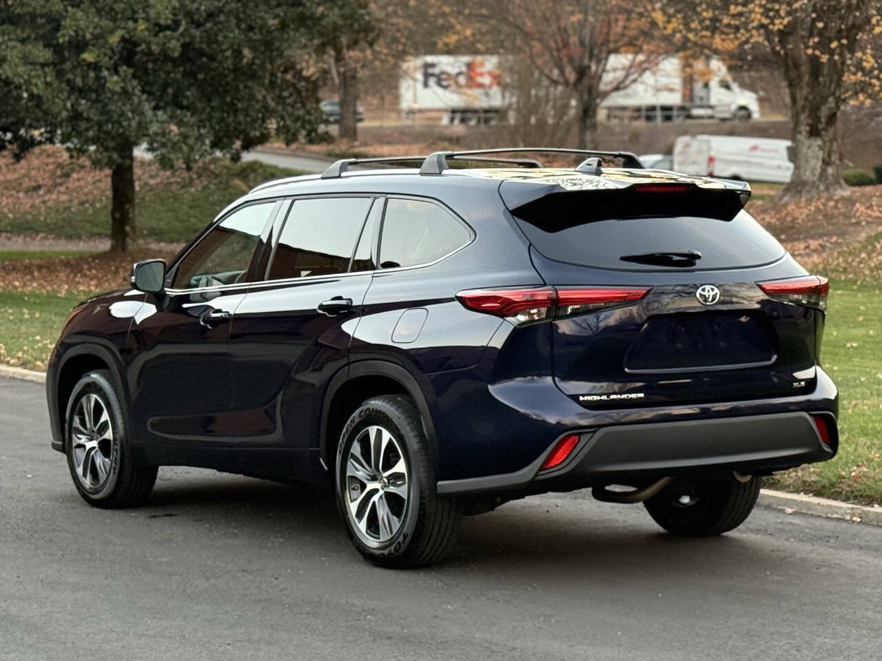 Used 2021 Toyota Highlander XLE FWD image 9