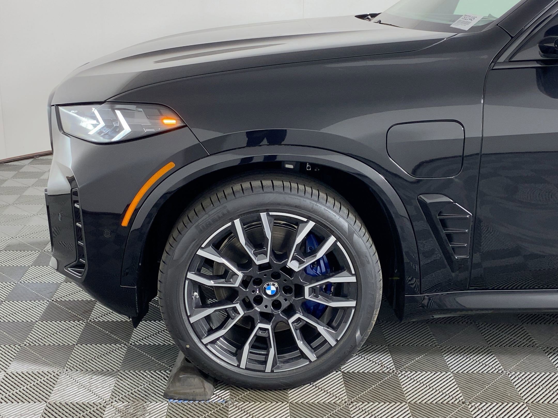 Used 2026 BMW X5 xDrive50e w/ M Sport Package image 9