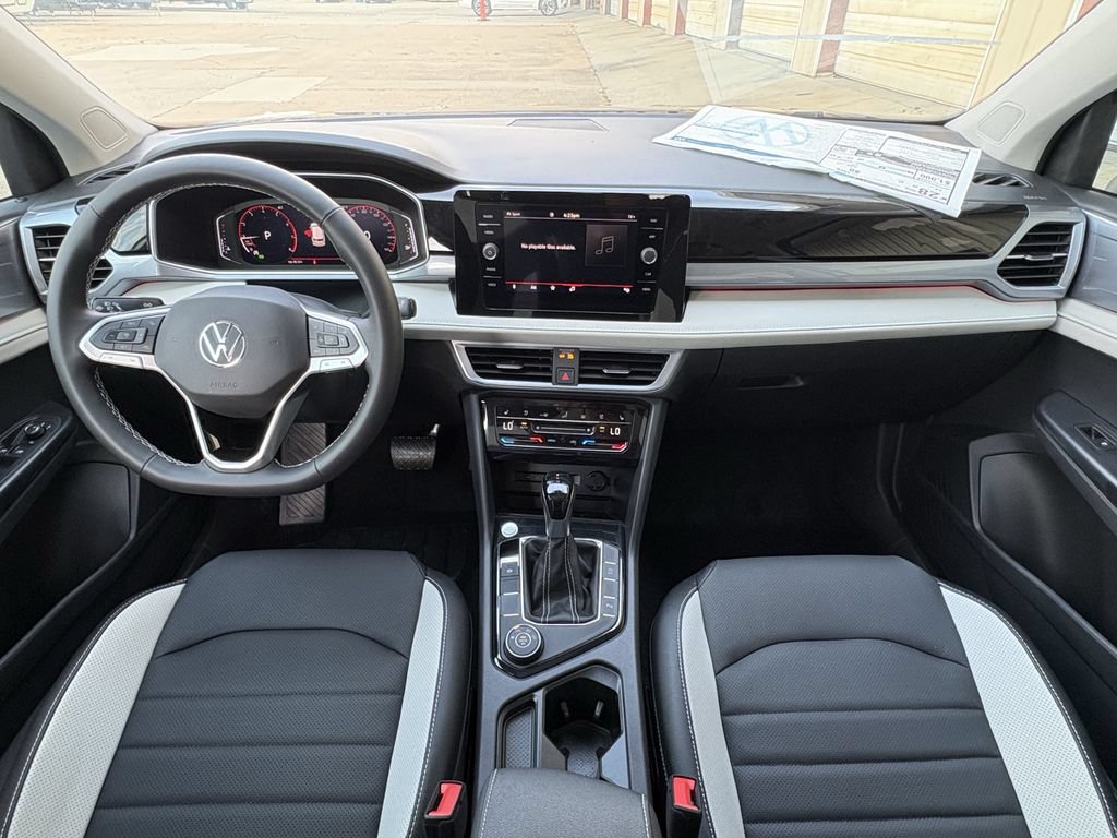Used 2025 Volkswagen Taos SEL AWD/4WD image 26