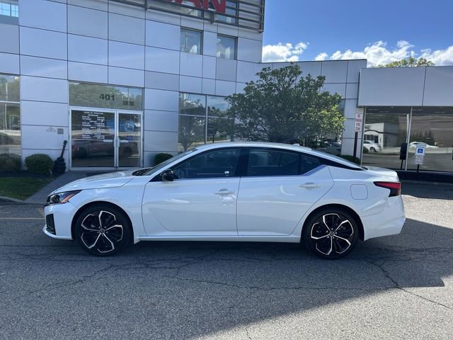 Certified 2025 Nissan Altima 2.5 SR FWD image 5