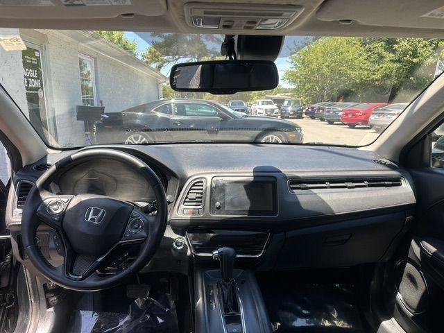 Used 2021 Honda HR-V EX-L image 16