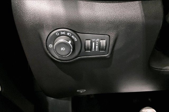 Used 2025 Jeep Compass Limited AWD/4WD image 20