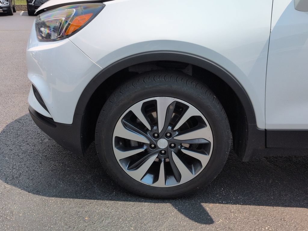 Used 2021 Buick Encore Preferred AWD/4WD image 16