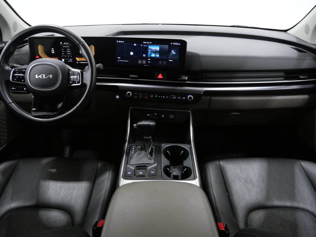 Used 2025 Kia Carnival FWD image 9