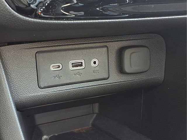 Certified 2023 Buick Encore GX Essence w/ Experience Buick Package image 10