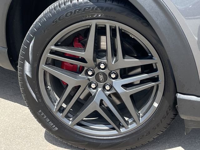 Used 2025 Ford Explorer ST-Line w/ ST-Line Street Pack AWD/4WD image 9