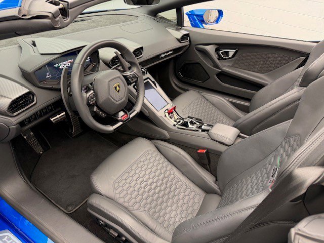 Used 2024 Lamborghini Huracan EVO image 4