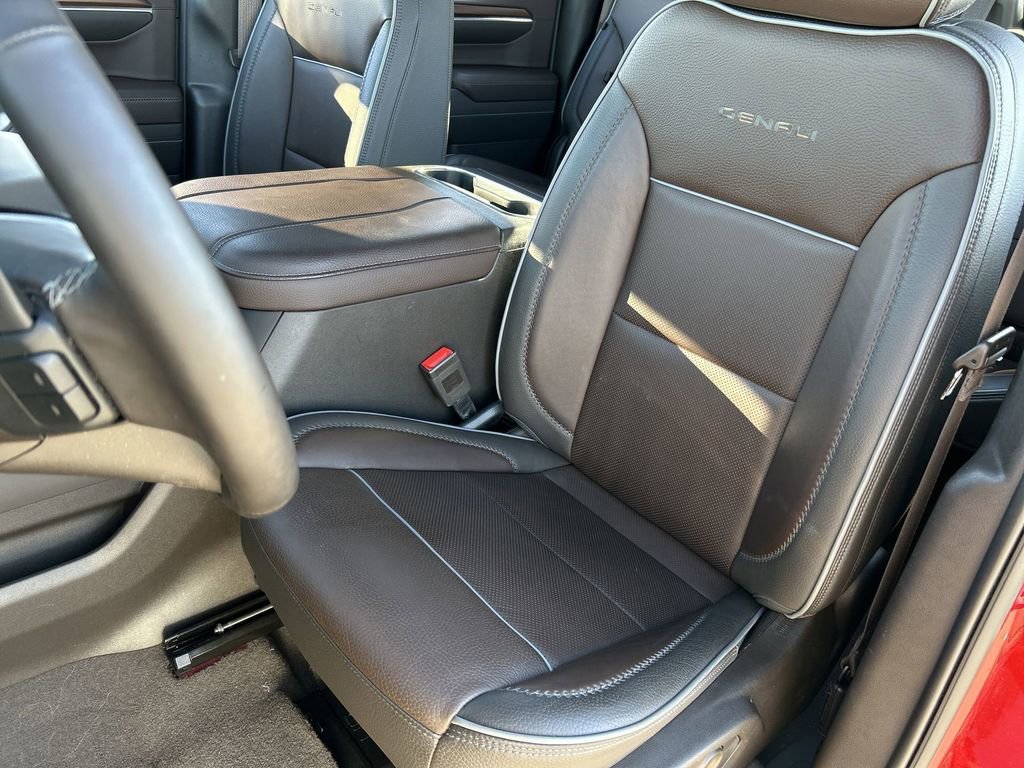 Used 2023 GMC Sierra 1500 Denali w/ Technology Package AWD/4WD image 19
