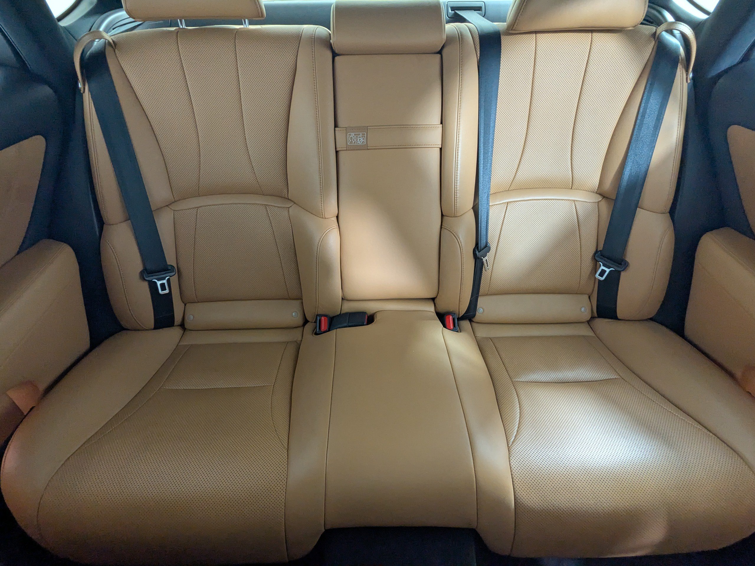 Used 2021 Lexus LS 500 w/ Accessory Package (Z2) RWD image 13