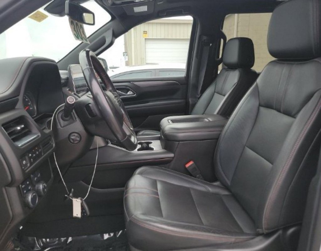 Used 2021 Chevrolet Tahoe RST w/ Luxury Package image 3