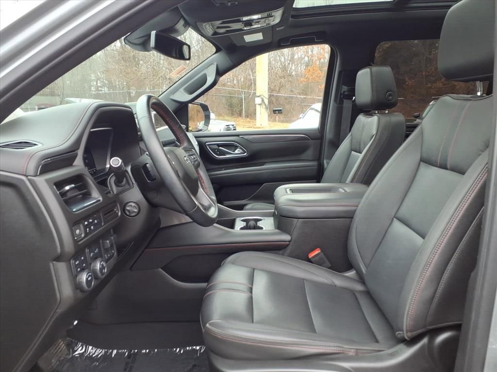 Certified 2023 Chevrolet Suburban RST w/ Sport Performance Package image 9