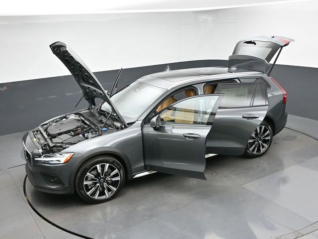 New 2026 Volvo V60 B5 Cross Country Ultra w/ Protection Package Premier AWD/4WD image 54
