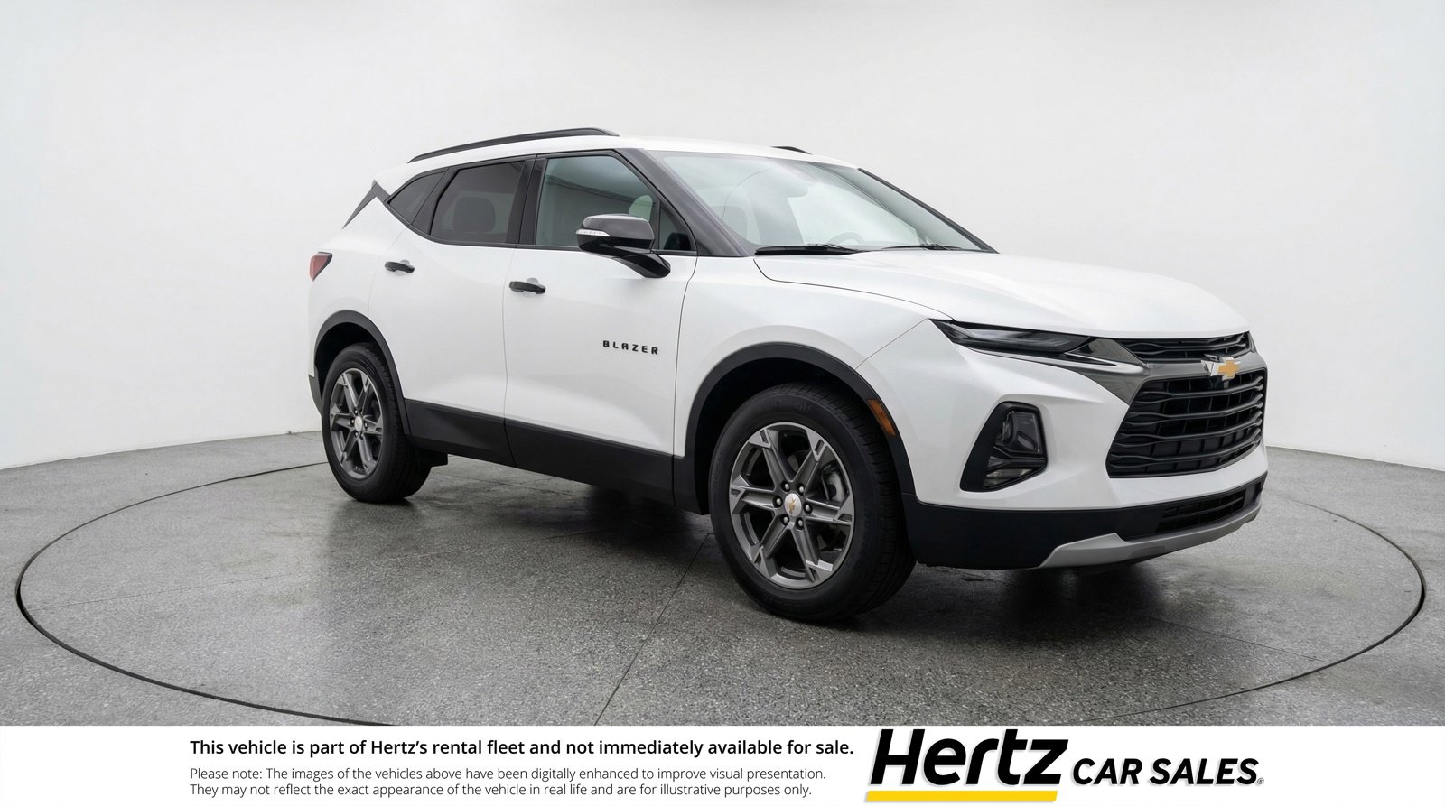 Used 2025 Chevrolet Blazer LT FWD image 1