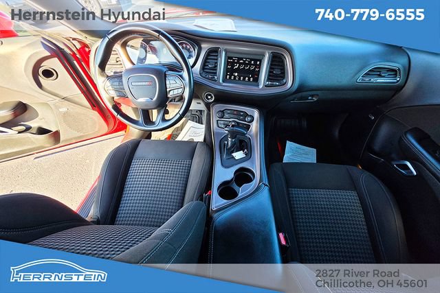 Used 2023 Dodge Challenger SXT RWD image 13