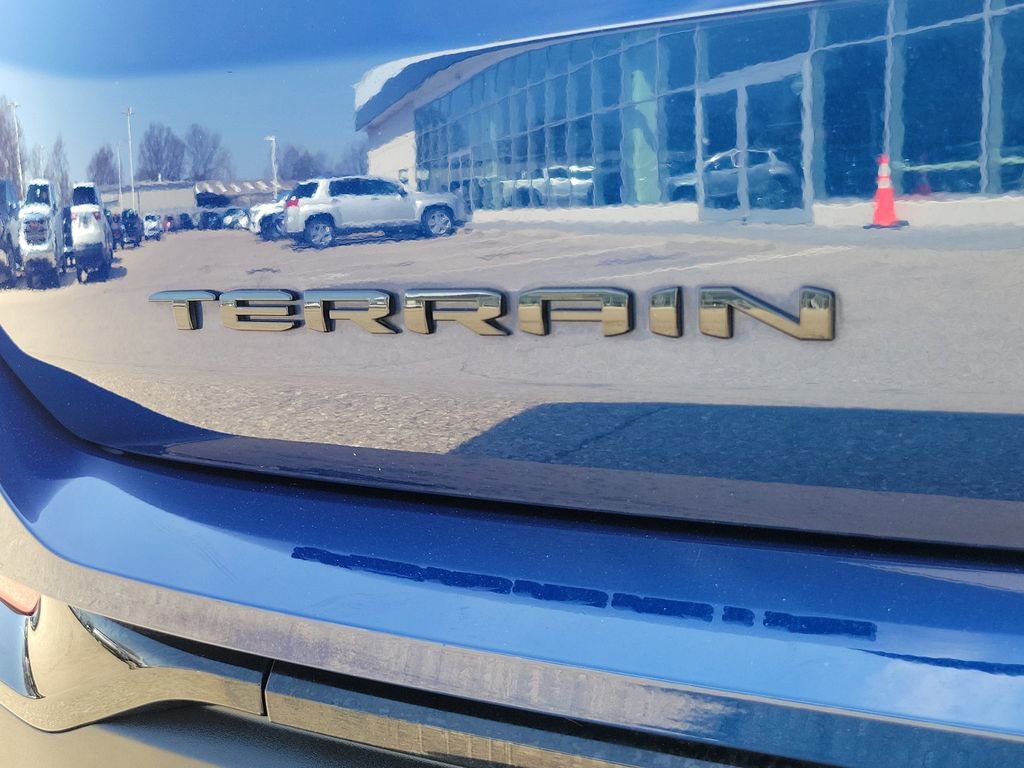 Used 2023 GMC Terrain SLE w/ Driver Convenience Package image 7