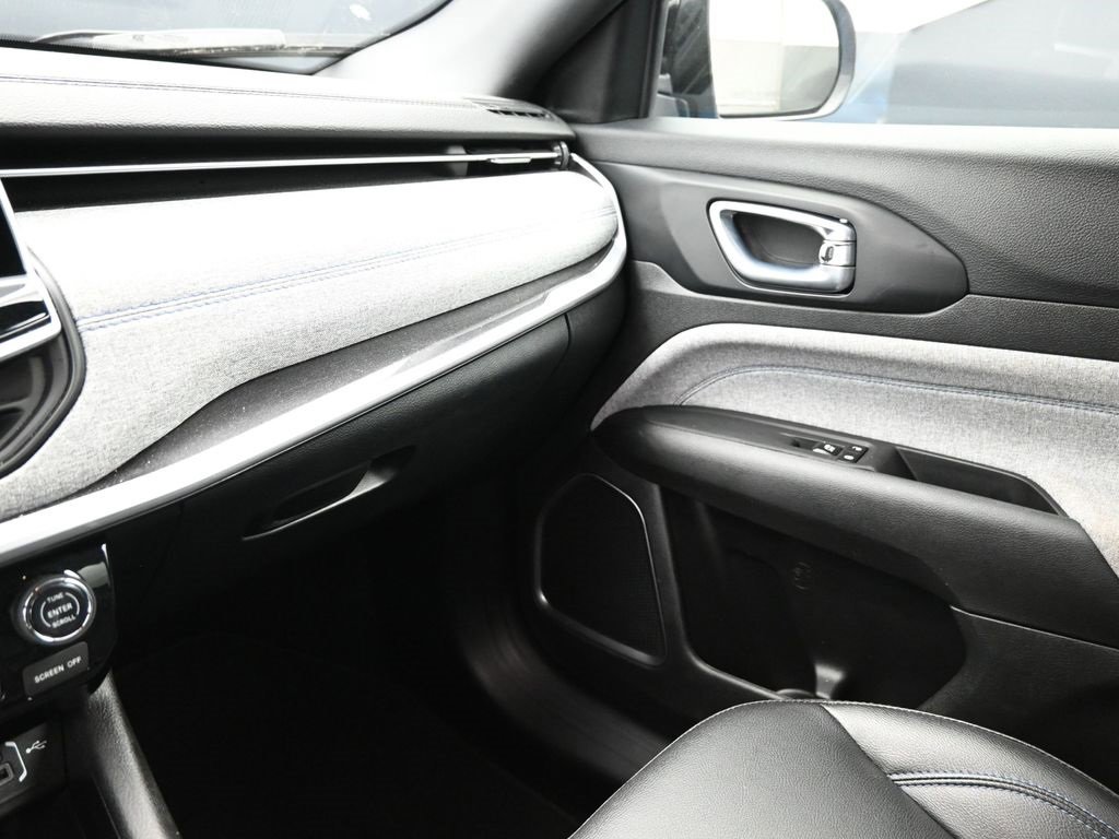 New 2026 Jeep Compass Latitude image 20