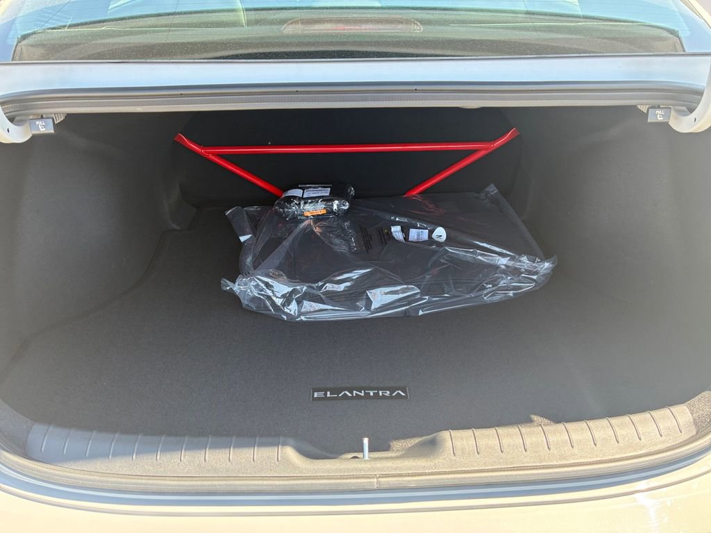 New 2026 Hyundai Elantra N FWD image 17