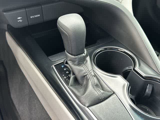 Used 2018 Toyota Camry LE FWD image 25