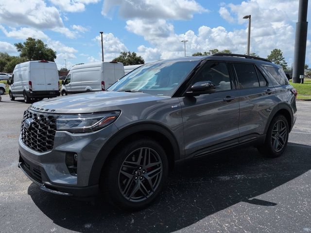 Certified 2026 Ford Explorer ST-Line w/ ST-Line Street Pack RWD image 9
