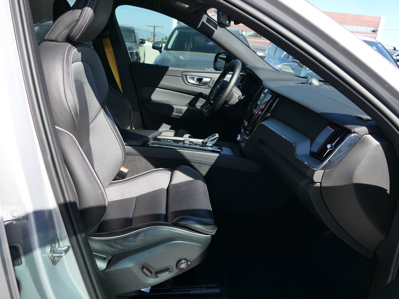 Used 2024 Volvo XC60 T8 Polestar image 27