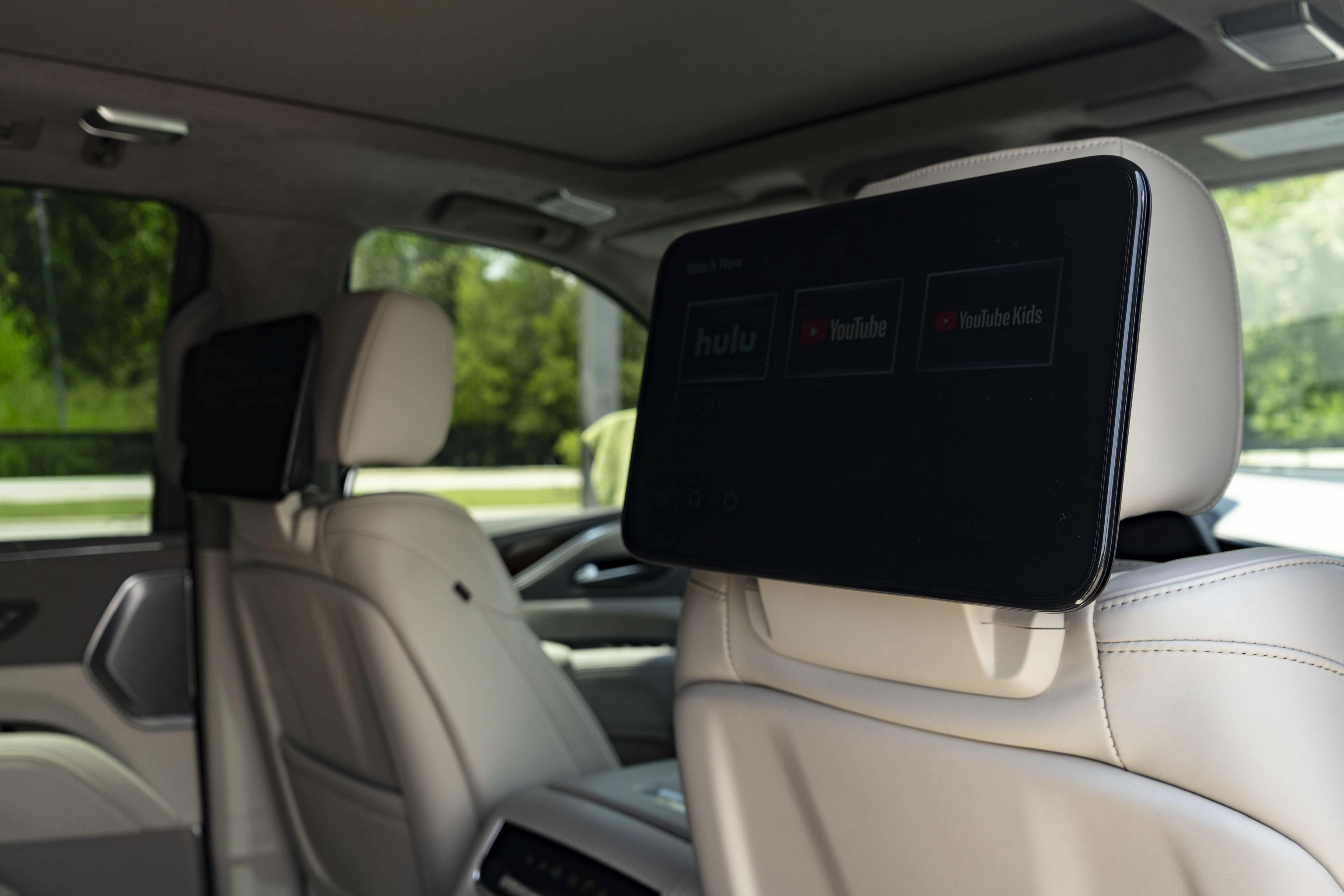 Used 2024 Cadillac Escalade Premium Luxury Platinum w/ LPO, Floor Liner Package AWD/4WD image 37